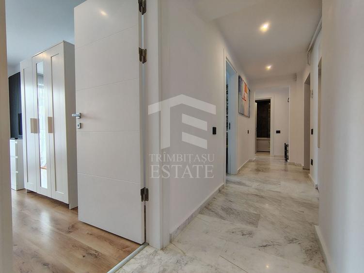 Apartament cu 3 camere decomandat, mobilat în Central