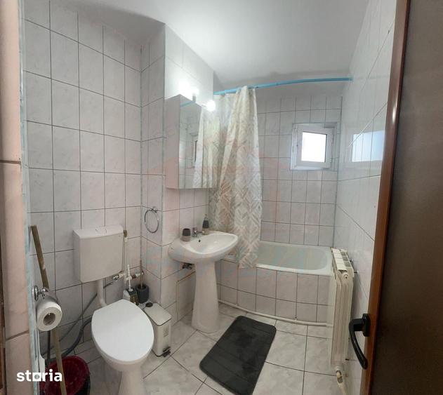 Apartament cu 2 camere decomandat, mobilat în Port