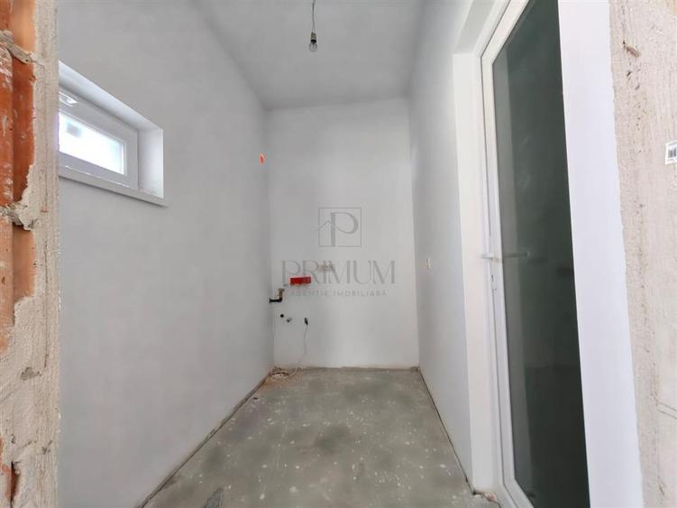 Duplex cu 5 camere cu Canalizare în Moșnița Veche