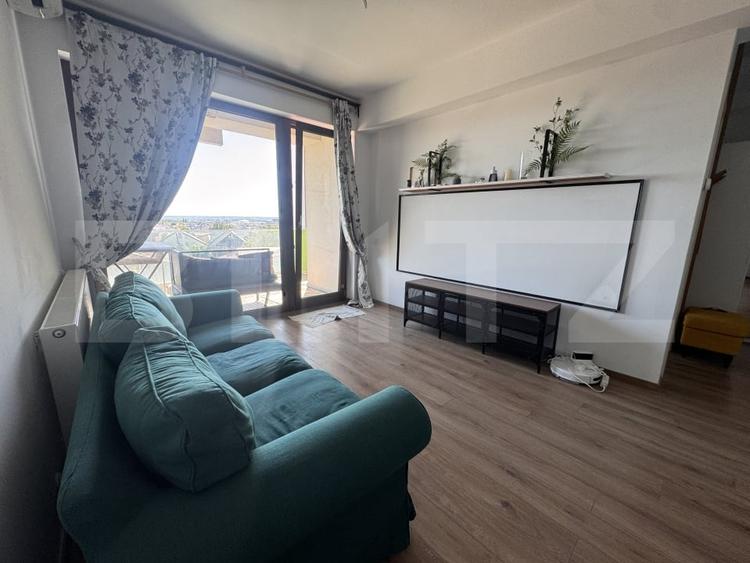 Apartament cu 2 camere semidecomandat, mobilat în Central