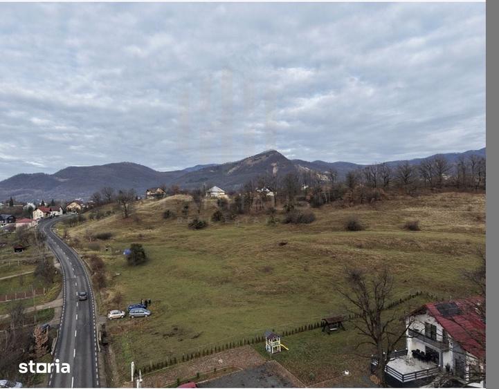 Teren de 11700 mp, în Central