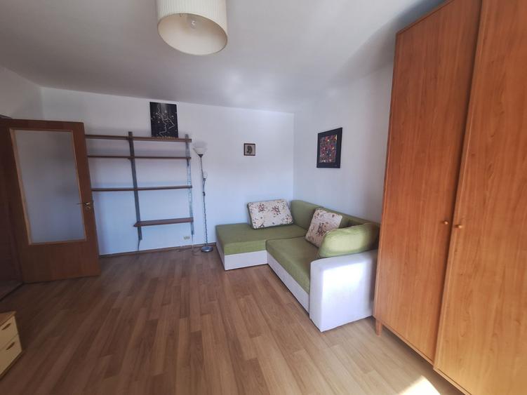Garsonieră decomandată în Vitan