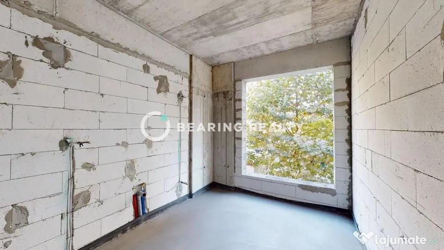 Apartament cu 3 camere semidecomandat în Central