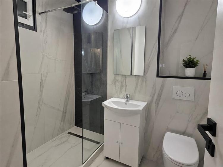 Apartament 3 camere cu balcon zona Strand - 5