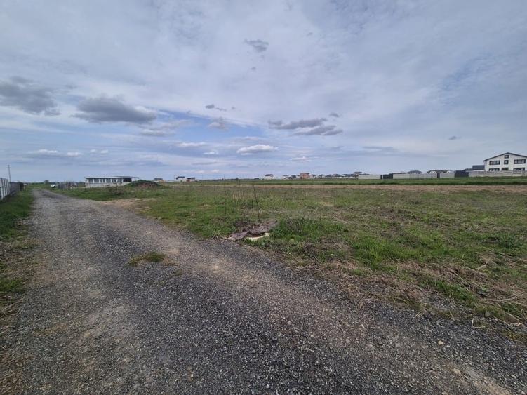 Teren Construcții intravilan de 1070 mp, în Dragomirești-Vale
