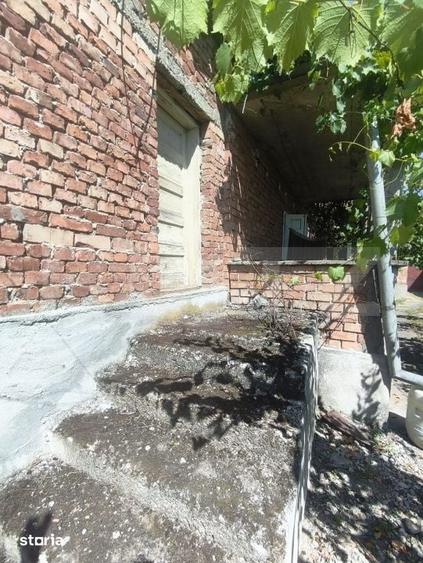 Casă cu 3 camere cu Teren 1435 Mp în Central