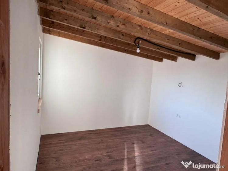 Casă cu 4 camere cu Teren 280 Mp în Central