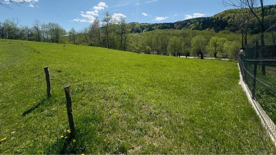 Teren de 1801 mp, în Valea Borului
