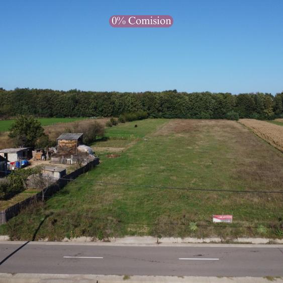 Teren de 4.4645700454712 mp, în Grajduri