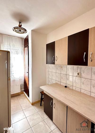 Apartament cu 3 camere semidecomandat în Micro 1
