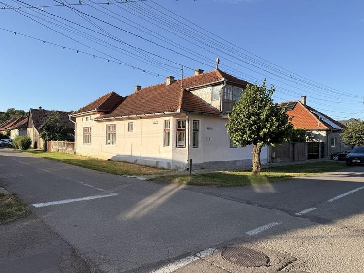 Casă cu 4 camere în Central