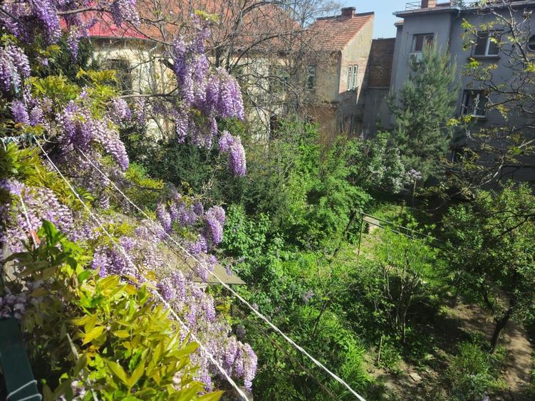 Apartament cu 4 camere în P-ța Maria