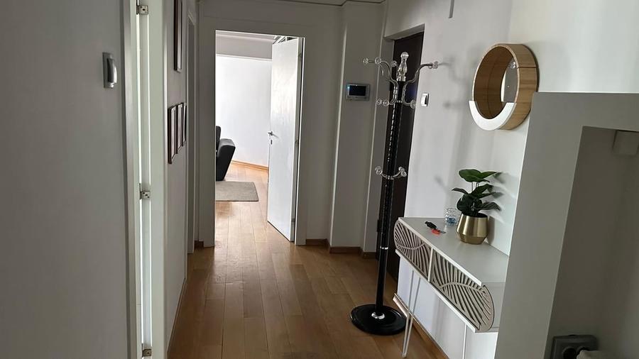 Apartament cu 3 camere decomandat în 13 Septembrie