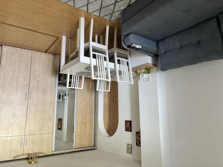 Apartament cu 3 camere decomandat în Băneasa