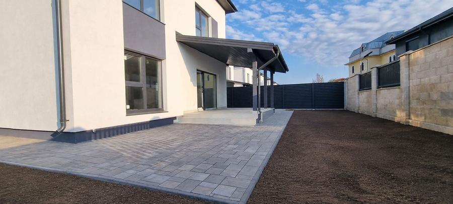 Casă individuală cu 5 camere cu Canalizare în Ultracentral