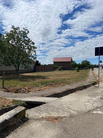 Teren Construcții intravilan de 800 mp, în Central