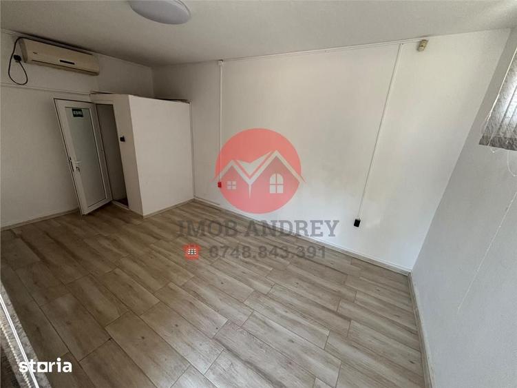 Spațiu comercial, de 20 mp, în Central