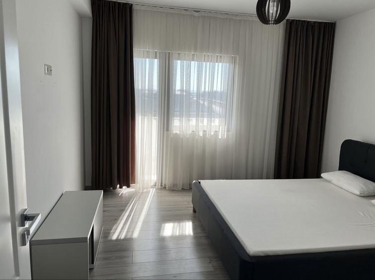Apartament cu 4 camere decomandat în Exterior Vest