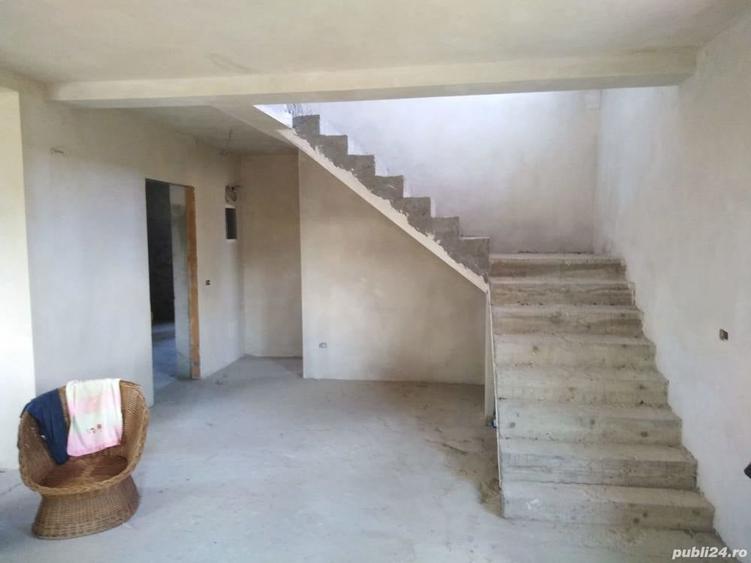Casă cu 4 camere în Central