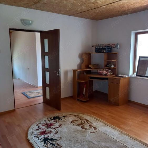 Casă cu 4 camere cu Teren 1758 Mp în Ștefănești