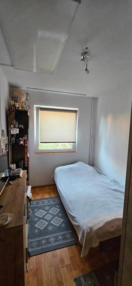 Apartament cu 3 camere semidecomandat în Florilor