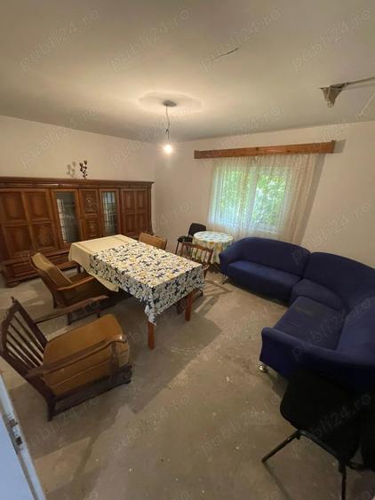 Casă cu 5 camere cu Teren 1000 Mp în Unciuc