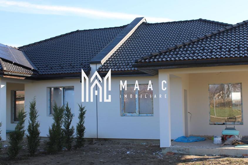 Duplex cu 3 camere cu Canalizare în Cristian