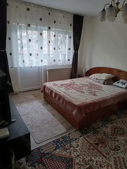 Apartament cu 2 camere decomandat în Micro 15