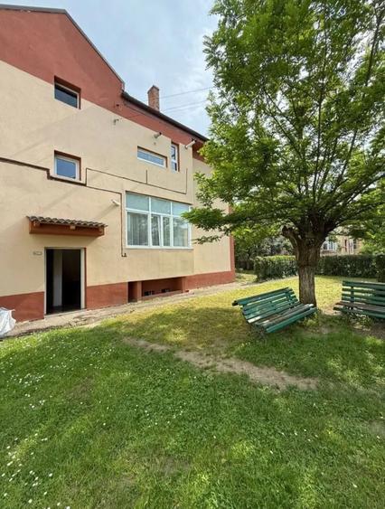 Apartament cu 3 camere decomandat în Rășinari