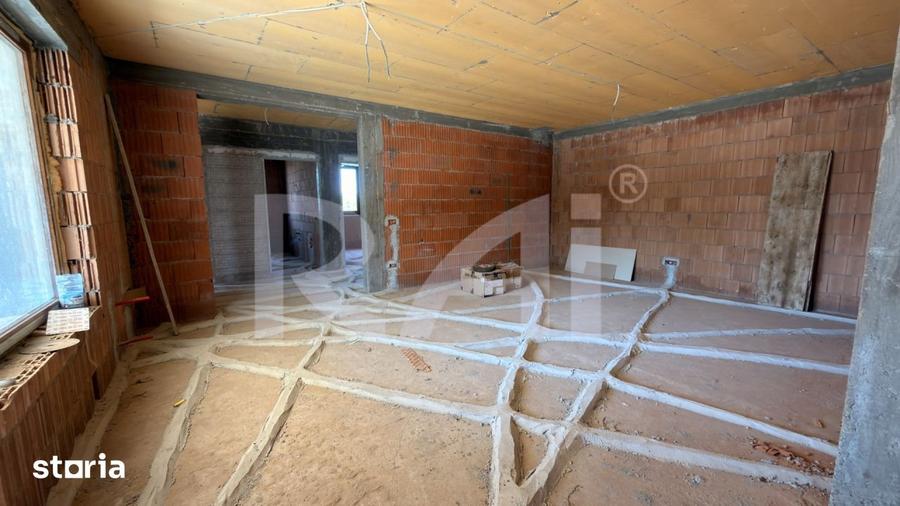 Casă cu 3 camere cu Teren 2854 Mp în Șimnicu de Sus