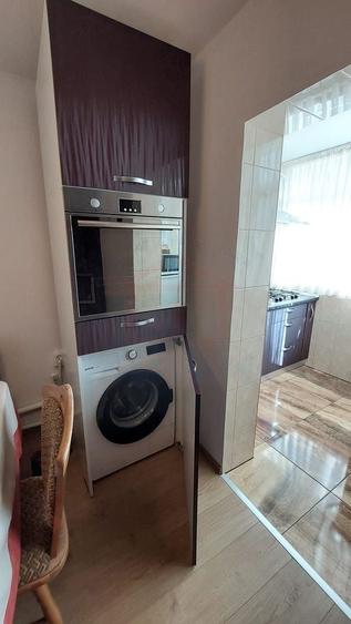 Apartament cu 3 camere decomandat în Siderurgiștilor