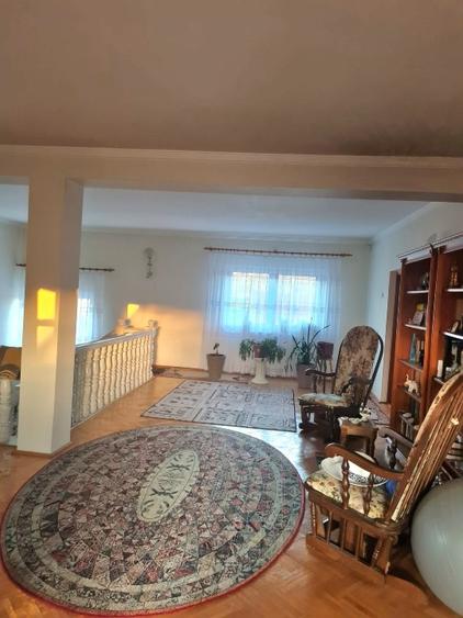 Casă individuală cu 5 camere cu Teren 4500 Mp în Linia (Budești)