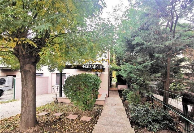 Casă individuală cu 7 camere cu Teren 460 Mp în Băneasa