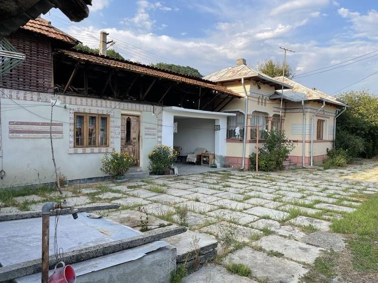 Casă cu 4 camere în Albotele