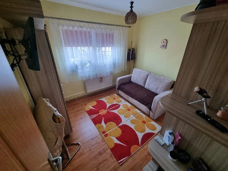 Apartament cu 2 camere decomandat în Km 4