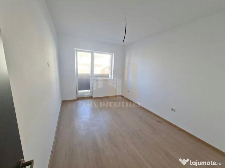 Apartament cu 3 camere decomandat în Sânpetru