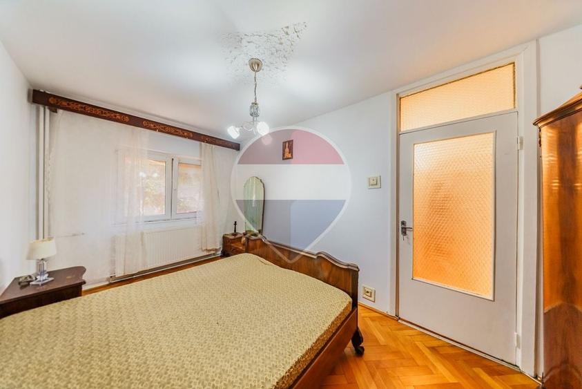 Apartament cu 3 camere, in zona Boul Rosu - 4