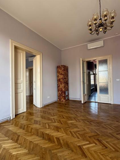 Apartament cu 4 camere decomandat în Ultracentral
