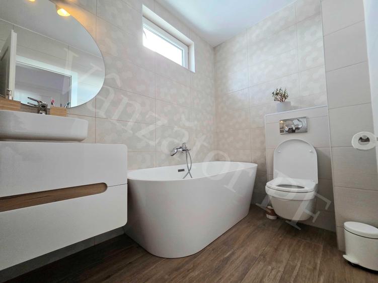 Apartament cu 3 camere semidecomandat în Iris