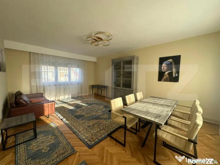 Apartament cu 4 camere decomandat în Titulescu