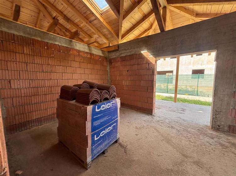 Duplex cu 3 camere cu Teren 500 Mp în Stupini