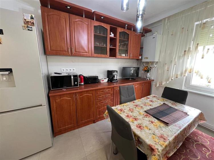 Apartament cu 3 camere decomandat în Tudor Vladimirescu