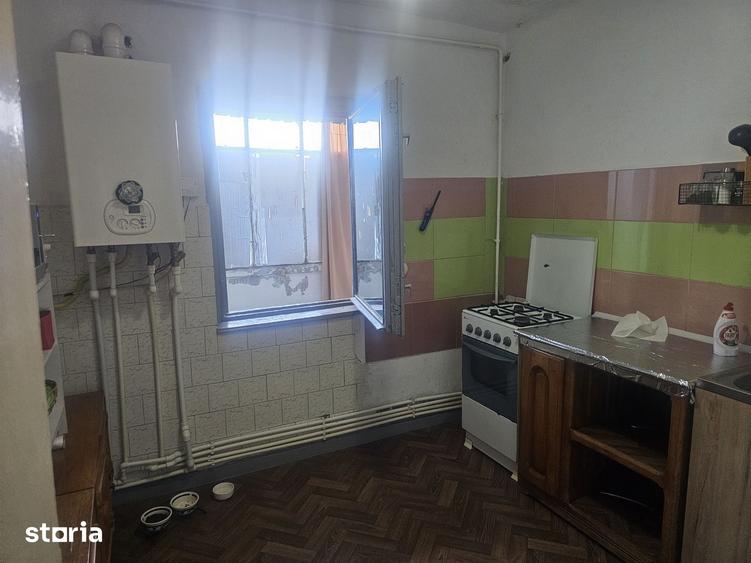 Apartament cu 3 camere decomandat în Tomești