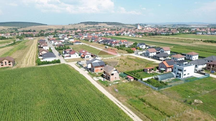 Teren de 485 mp, în Cristian