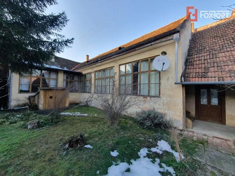 Apartament cu 5 camere nedecomandat, mobilat în Central
