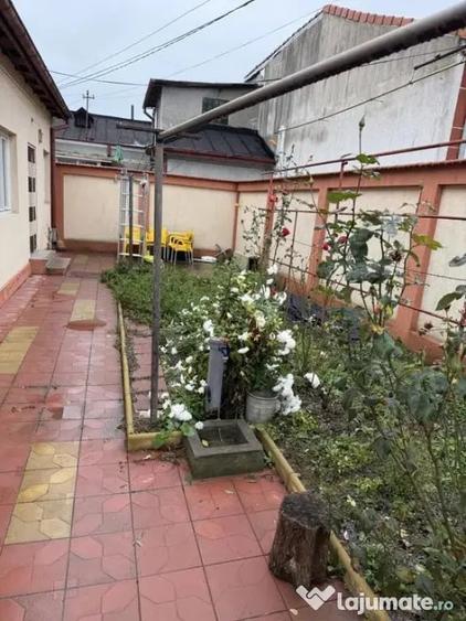 Casă cu 4 camere cu Teren 176 Mp în Tomis II