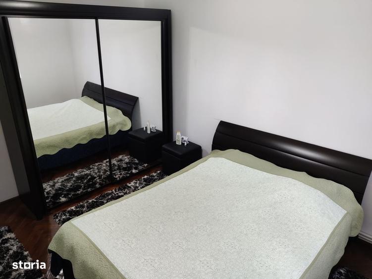 Apartament cu 3 camere semidecomandat în Abator