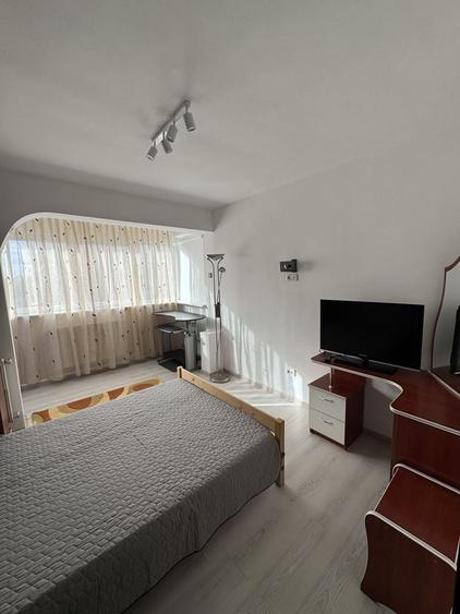 Apartament cu 3 camere decomandat în Rogerius