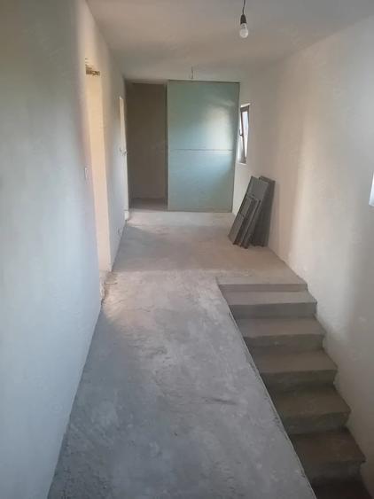 Casă cu Teren 680 Mp în Lucieni