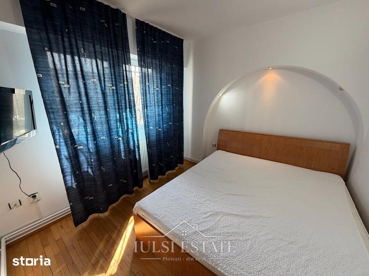 Apartament cu 3 camere decomandat în Republicii
